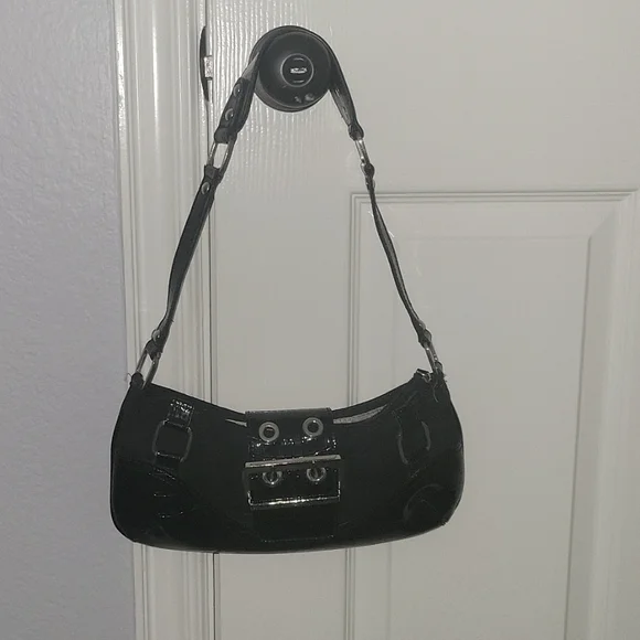 Small black guess purse hot sale